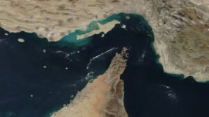 होर्मुज में बड़ा घटनाक्रम, ईरान ने दो जहाजों पर चलाई गोलियां, भारतीय टैंकर का नाम सामने